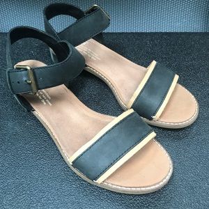 TOMS Camilla Black Leather Ankle-Strap Sandal